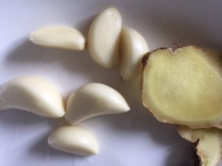 7、五香蚕豆,大蒜头和生姜