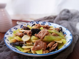 16、莴笋炒牛肉,下饭菜！