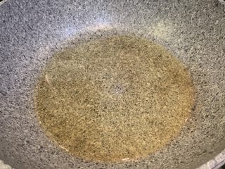 9、两人份干锅鸡,冷锅热油