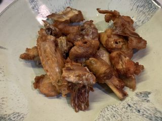 11、两人份干锅鸡,炸至金黄捞出