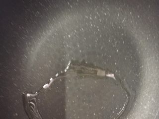 10、新荷塘月色,中火，热锅冷油