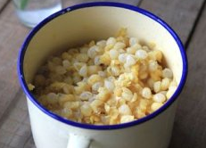 1、豌杂面,准备粑豌豆，一次可以多做些，冷冻起来可以随时用