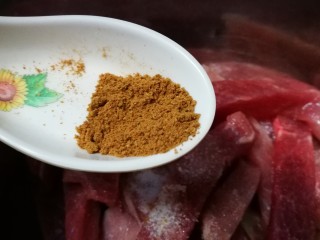 6、地方美食家里吃之河南小酥肉,加入十三香