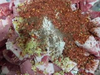 4、四川酥肉,放辣椒面