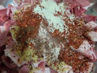 5、四川酥肉,加入一点点鸡精