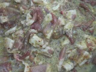 8、四川酥肉,拌匀放一会儿