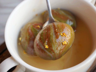 9、雨花石汤圆,成品出炉，撒上少许桂花，又增加一丝清香