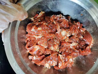 10、小炒牛肉,抓腌