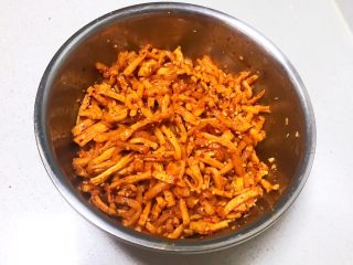 20、响油萝卜干,调匀