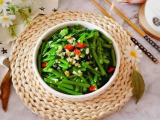 16、蒜蓉空心菜,出锅装盘啦