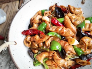 15、尖椒肥肠,成品。