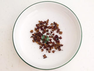 4、蒜蓉空心菜,花椒粒