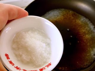 19、绿色美食+葱油芦笋白玉菇,再倒入糖