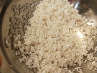 4、广州肠粉,时间泡的越长越好。