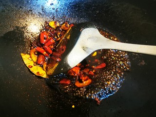 9、香辣卤鸡爪,再加适量生抽调味、老抽调色