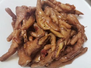 15、香辣卤鸡爪,泡好了捞起来就可以吃啦（想要更入味可以泡久一点）