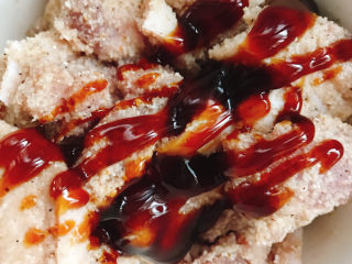 6、粉蒸肉,再放入蚝油