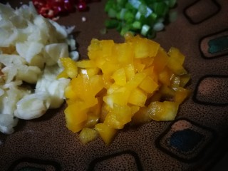 10、厨房挑战+素菜~蓑衣黄瓜,彩椒切碎