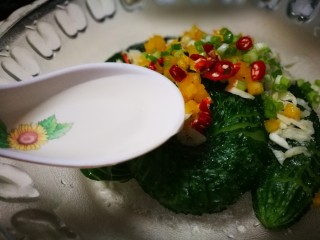 14、厨房挑战+素菜~蓑衣黄瓜,加入白醋 腌制一小时