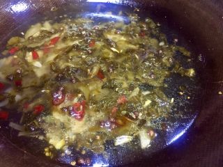 12、#年味#水煮酸菜滑肉片,加入1000lm水，