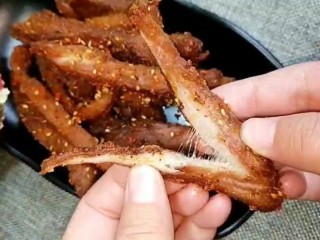 8、麻辣猪肉条,麻辣猪肉条做好