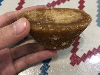 10、四川泡菜水的泡制,泡菜香且水发红加块红糖，或者买红色皮的萝卜泡