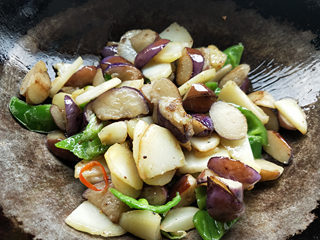 12、地三鲜--家常少油版,翻炒翻炒。