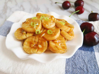 10、蚝油杏鲍菇,盛盘可以上桌啦。