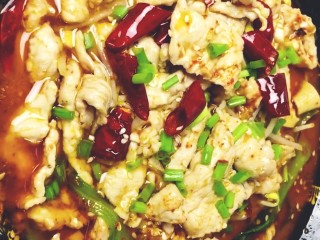 13、水煮肉片,撒上葱花即可