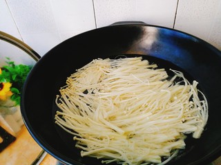 8、菌类料理+凉拌金针菇,金针菇焯水