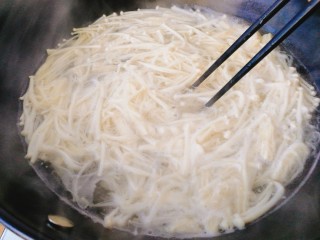 9、菌类料理+凉拌金针菇,1分钟即可捞出