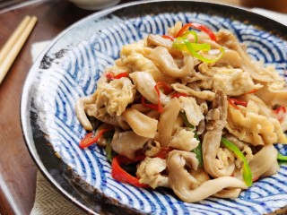 15、平菇炒鸡蛋,喜欢的试试吧！