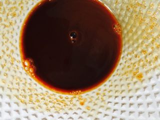 7、宫保鸡丁,调汁:盐、糖、醋、生抽、淀粉加少许水调匀备用