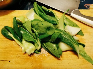 6、青菜炒香菇,青菜大棵切段  小棵直接备用