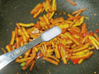 11、蒜苗炒香干,加一点盐