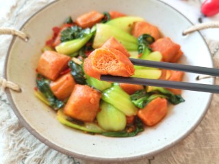 15、油菜豆腐,咬一口豆腐，满满的酱汁。