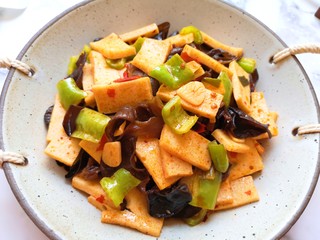 15、素炒千叶豆腐,色香味俱全。
