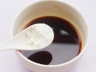 3、香菇油菜,碗中加2勺生抽，1勺陈醋，1勺蚝油，1勺白糖，1勺淀粉。