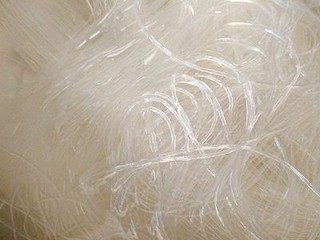 3、锡纸蒜香花蛤粉丝,为了节省时间,我用开水泡粉丝