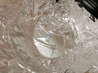 12、锡纸蒜香花蛤粉丝,底下铺铝箔纸