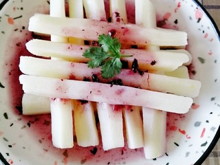 11、蓝莓酱润山药,蓝莓富含花青素,搭配山药增强免疫力,帮助你的身体抵御病毒的侵袭。