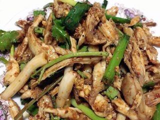 12、椒麻鸡,然后再把图4准备好了作料加入搅拌，搞定