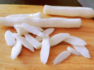 4、清炒山药木耳,切片