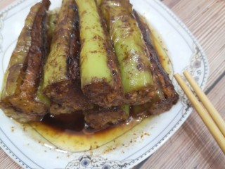 18、青椒酿肉,收汁以后锅里的汤汁是没有多少水份的