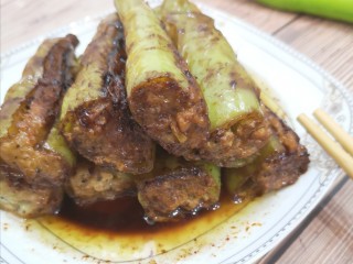 20、青椒酿肉,吃一口青椒的辣味完全进入肉馅里，配上米饭，下饭????