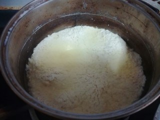 8、四川豆花,压紧后的豆花。