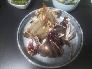 15、葱油蒸蟹,接自己喜欢的形装盘