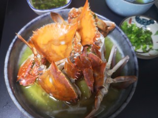 20、葱油蒸蟹,姜片去掉