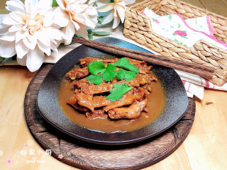 15、麻辣鸭翅,好吃到停不下来呢。