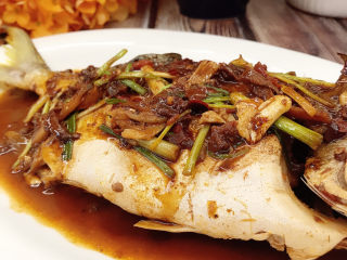 15、红烧王特鲳鱼,装盘